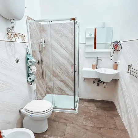 Alojamento de Acomodação e Pequeno-almoço Giosue 4*