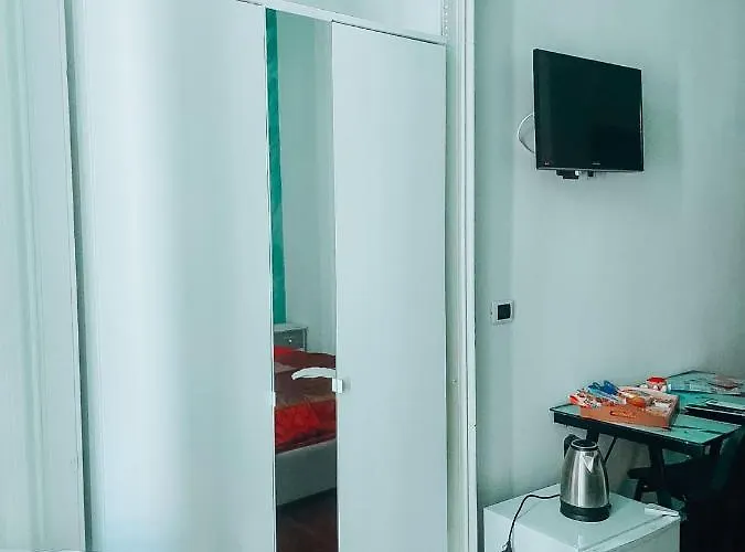 Alojamento de Acomodação e Pequeno-almoço Giosue Nápoles